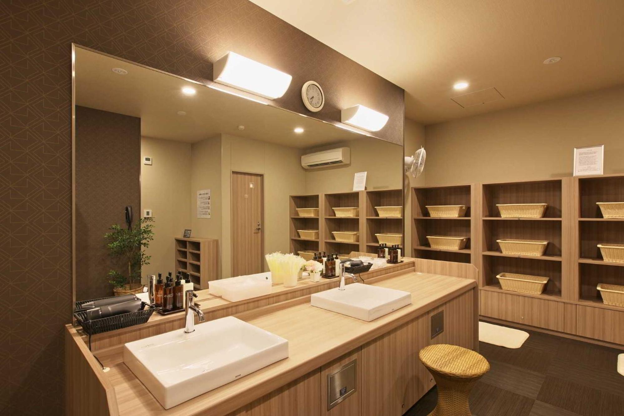 Hotel Route Inn Hiratsukaeki Kitaguchi Exterior photo